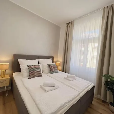 Апартаменти Chariming And Comfy Studio Пула