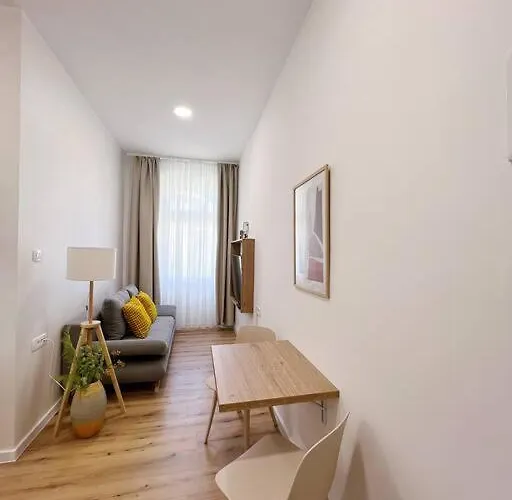 Chariming And Comfy Studio